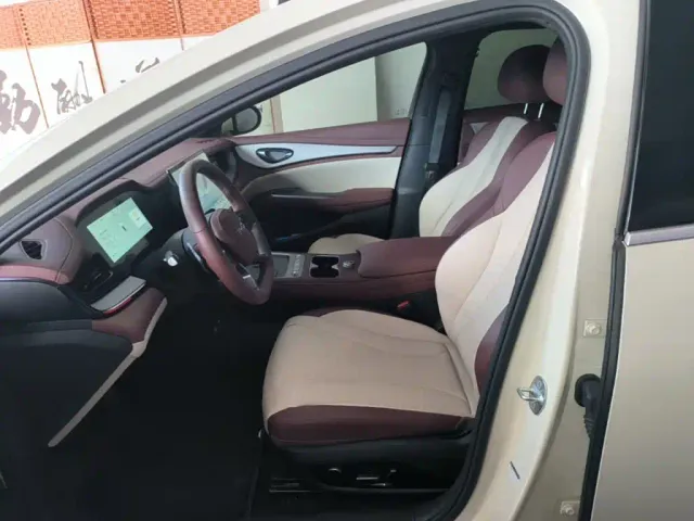 BYD Seal 07 DM-i — Фото автомобиля 14