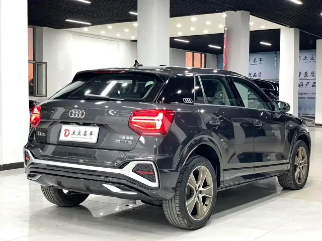 Audi Q2L — Фото автомобиля 6