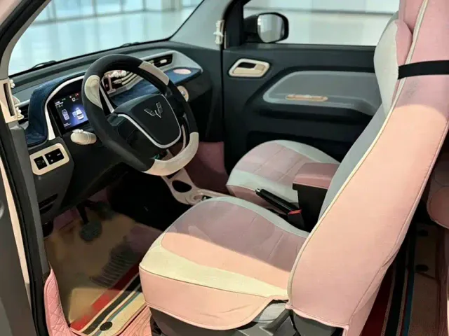 Wuling Hongguang Mini EV — Фото автомобиля 12