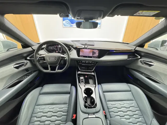 Audi e-tron GT — Фото автомобиля 8