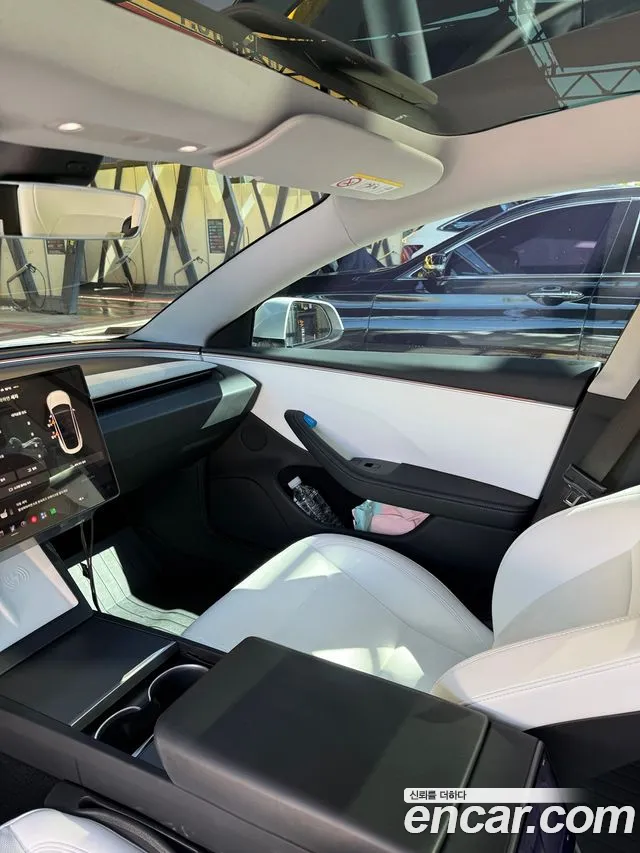 Tesla Model 3 — Фото автомобиля 19