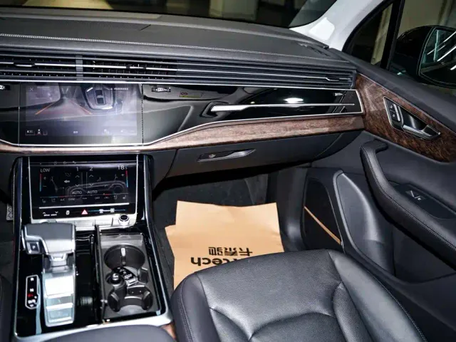 Audi Q7 — Фото автомобиля 29