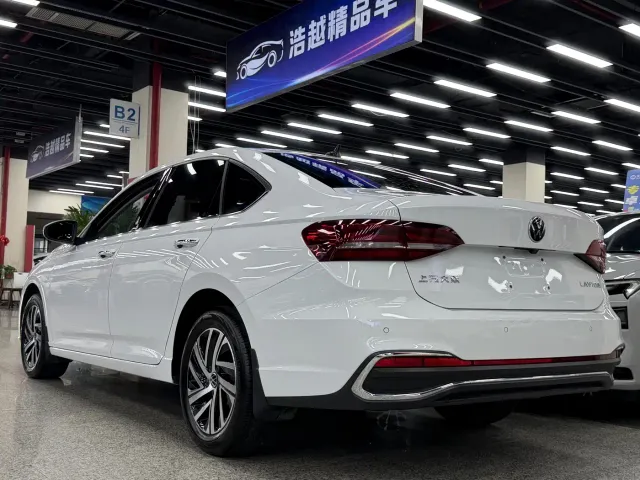 Volkswagen Lavida — Фото автомобиля 11