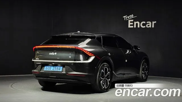 Kia EV6 — Фото автомобиля 2