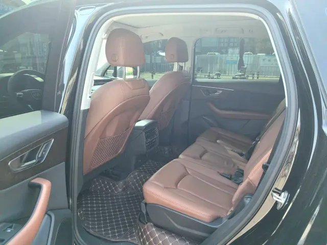 Audi Audi Q7 2022 55 TFSI quattro S line Sport — Фото автомобиля 3