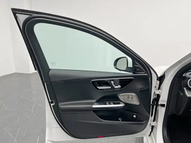 Mercedes-Benz C-Class — Фото автомобиля 11