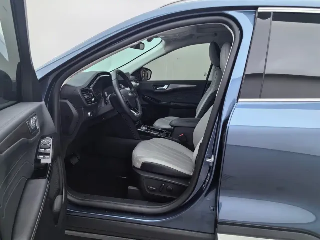 Ford Escape — Фото автомобиля 15
