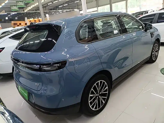 Leapmotor B10 — Фото автомобиля 6