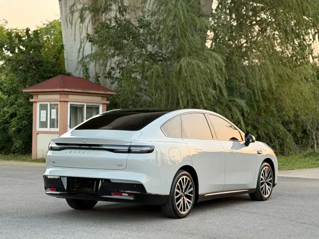 Leapmotor B01 — Фото автомобиля 21