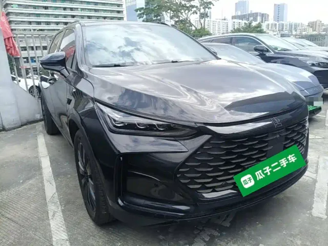 BYD Tang — Фото автомобиля 3