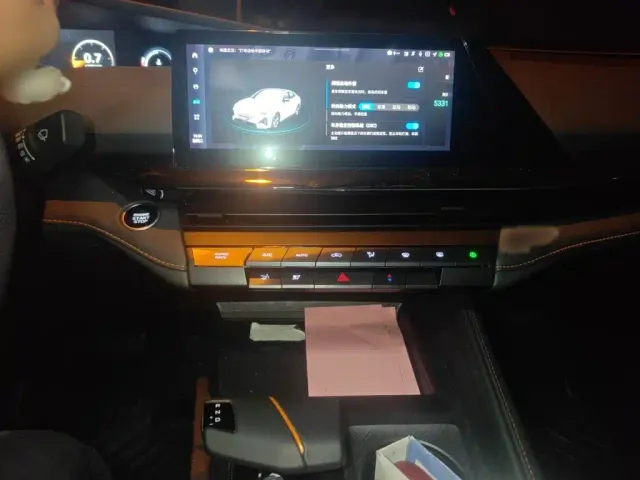Changan UNI-V — Фото автомобиля 5