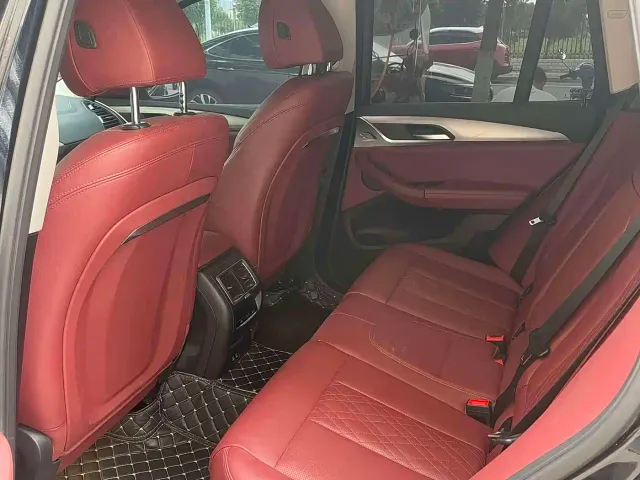 BMW iX3 — Фото автомобиля 5