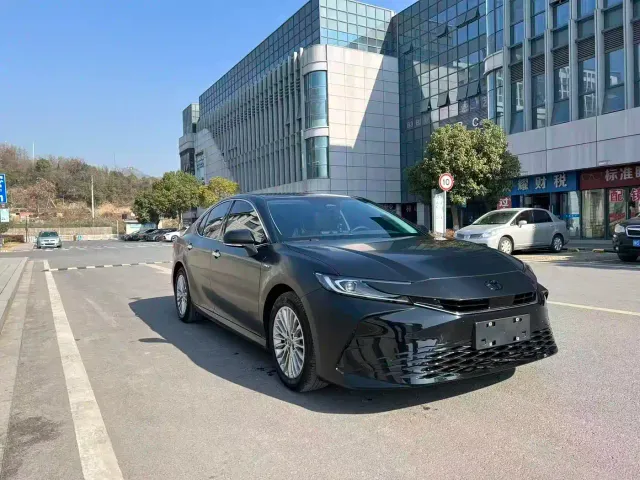 Toyota Camry — Фото автомобиля 3