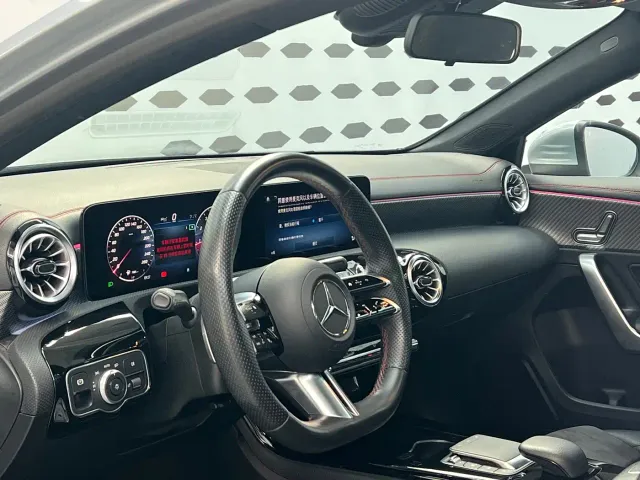 Mercedes-Benz A-Class — Фото автомобиля 5
