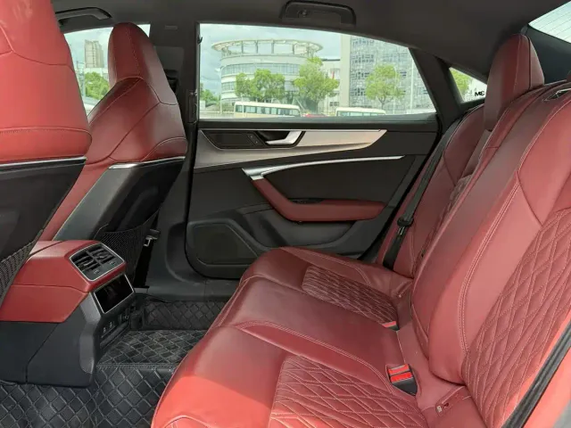 Audi A7L — Фото автомобиля 5