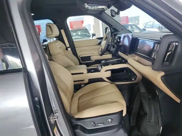 BYD FangChengBao Leopard 5 — Фото автомобиля 24