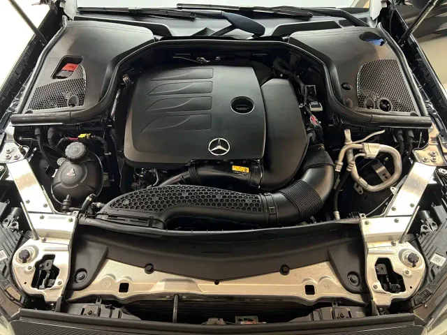 Mercedes-Benz E-Class — Фото автомобиля 16
