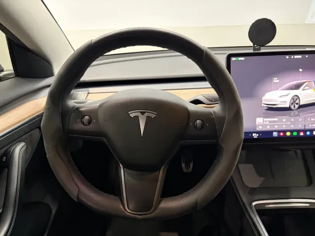 Tesla Model 3 — Фото автомобиля 7