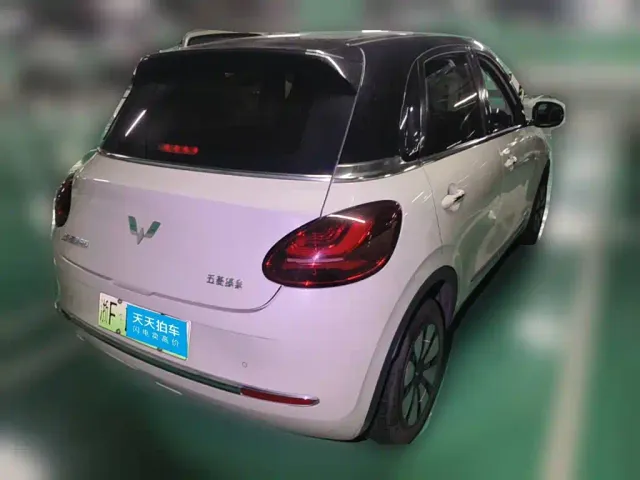 Wuling Bingo — Фото автомобиля 2
