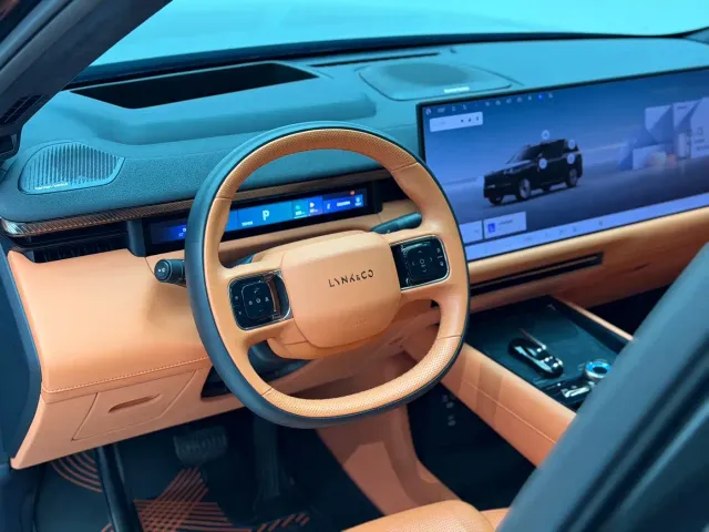 Lynk & Co 900 — Фото автомобиля 11