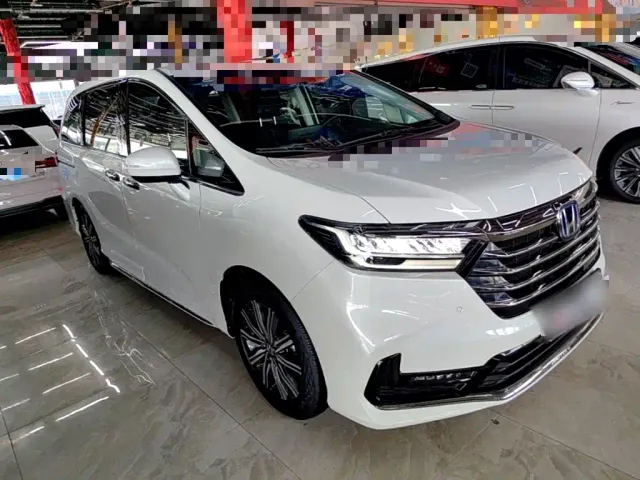 Honda Odyssey — Фото автомобиля 3