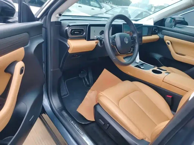 Leapmotor C11 — Фото автомобиля 15