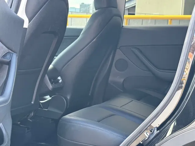 Tesla Model Y — Фото автомобиля 6
