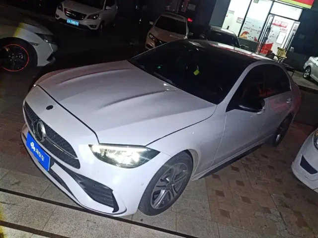 Фотография автомобиля — Mercedes-Benz C-Class