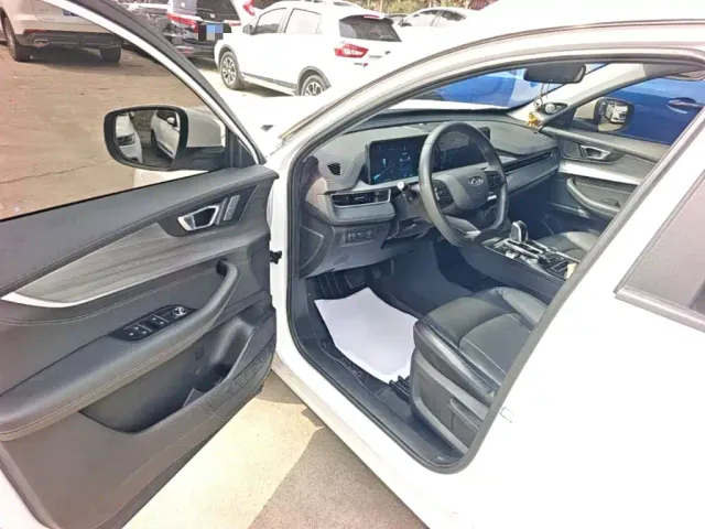 Chery Tiggo 8 PLUS — Фото автомобиля 15