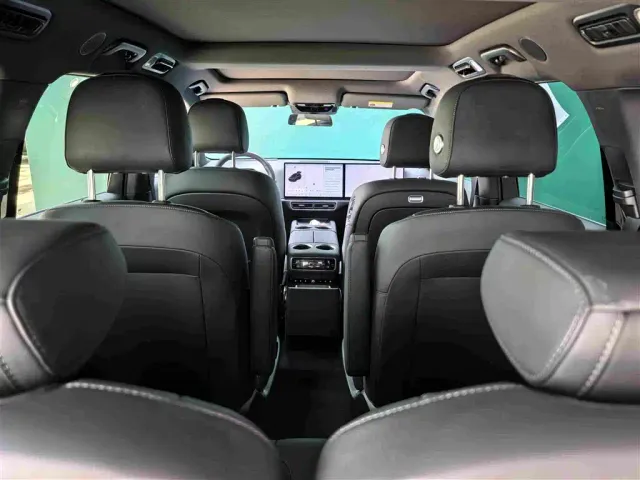 Li Auto L8 — Фото автомобиля 8