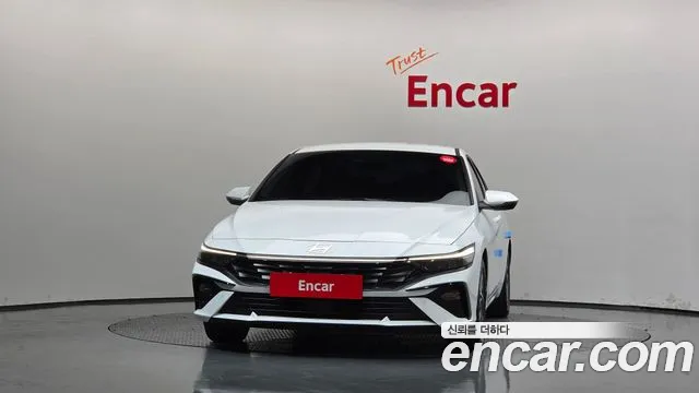 Hyundai Avante CN7 — Фото автомобиля 3