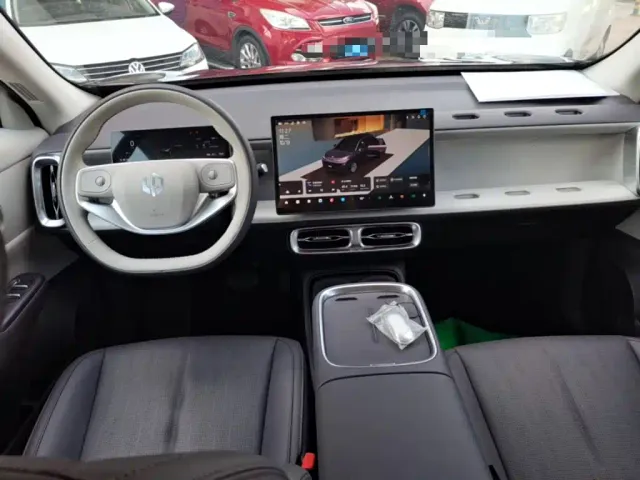 Leapmotor B10 — Фото автомобиля 9