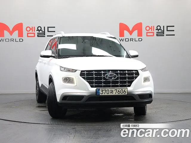 Hyundai Venue — Фото автомобиля 3