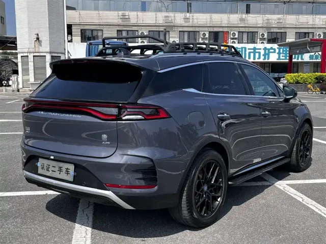 BYD Tang — Фото автомобиля 23