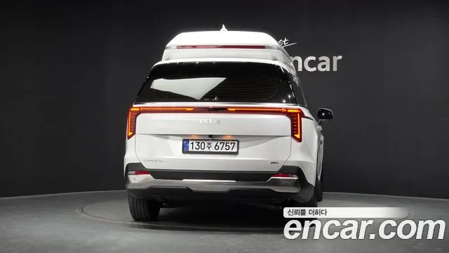 Kia Carnival — Фото автомобиля 4