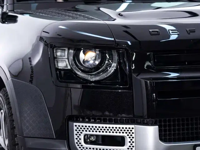 Land Rover Defender — Фото автомобиля 10