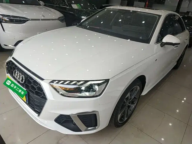 Фотография автомобиля — Audi A4L