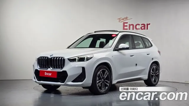 Фотография автомобиля — BMW X1 U11