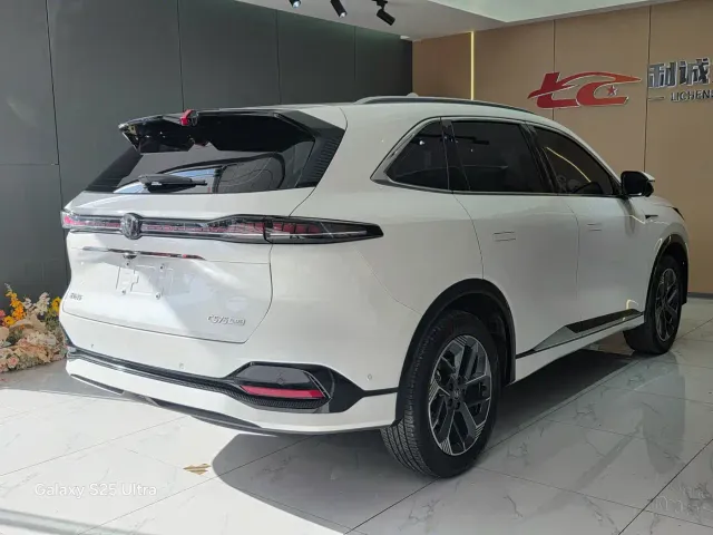 Changan CS75 Plus — Фото автомобиля 9