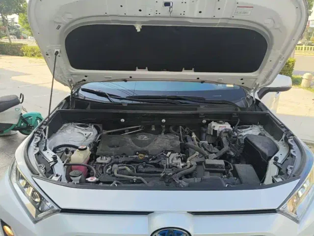 Toyota RAV4 — Фото автомобиля 19