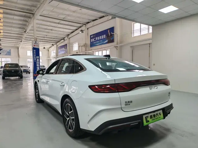 BYD Qin L — Фото автомобиля 6