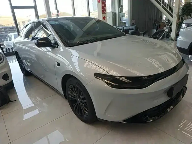 Leapmotor C01 — Фото автомобиля 3