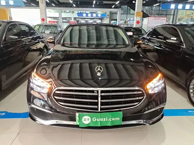 Mercedes-Benz E-Class — Фото автомобиля 2