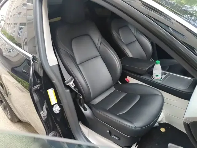 Tesla Model Y — Фото автомобиля 24