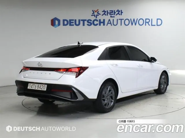 Hyundai Avante CN7 — Фото автомобиля 2