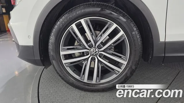 Volkswagen Tiguan Tiguan 2 поколение 2.0 TDI Prestige — Фото автомобиля 5