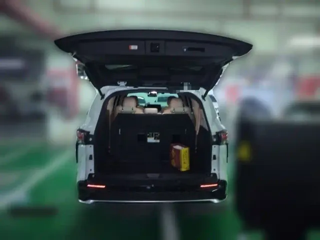 Toyota Granvia — Фото автомобиля 15