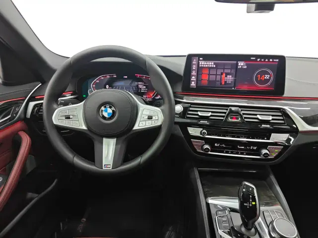 BMW 5 Series — Фото автомобиля 17