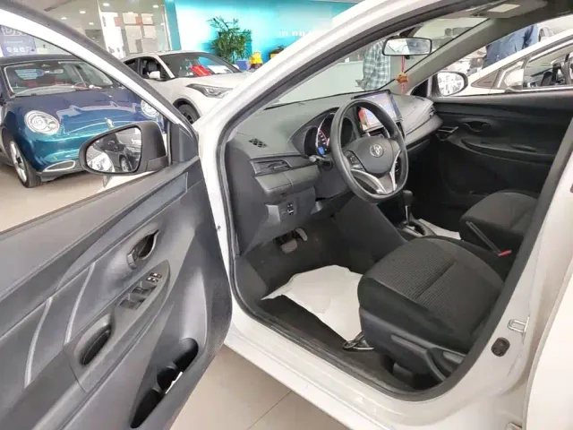 Toyota Vios FS — Фото автомобиля 15