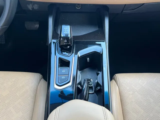 Geely Emgrand L — Фото автомобиля 14